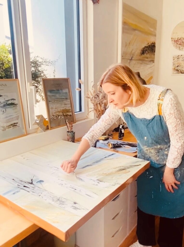 Camille Jaffredou dans son atelier